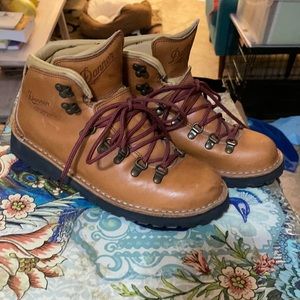Women’s Danner Mountain Pass Sz 8 Cascade Clovis